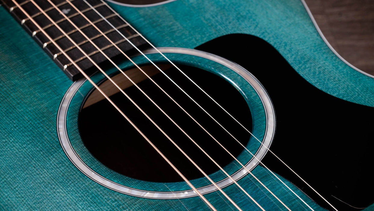 Taylor 214ce Plus Special Edition - Transparent Blue