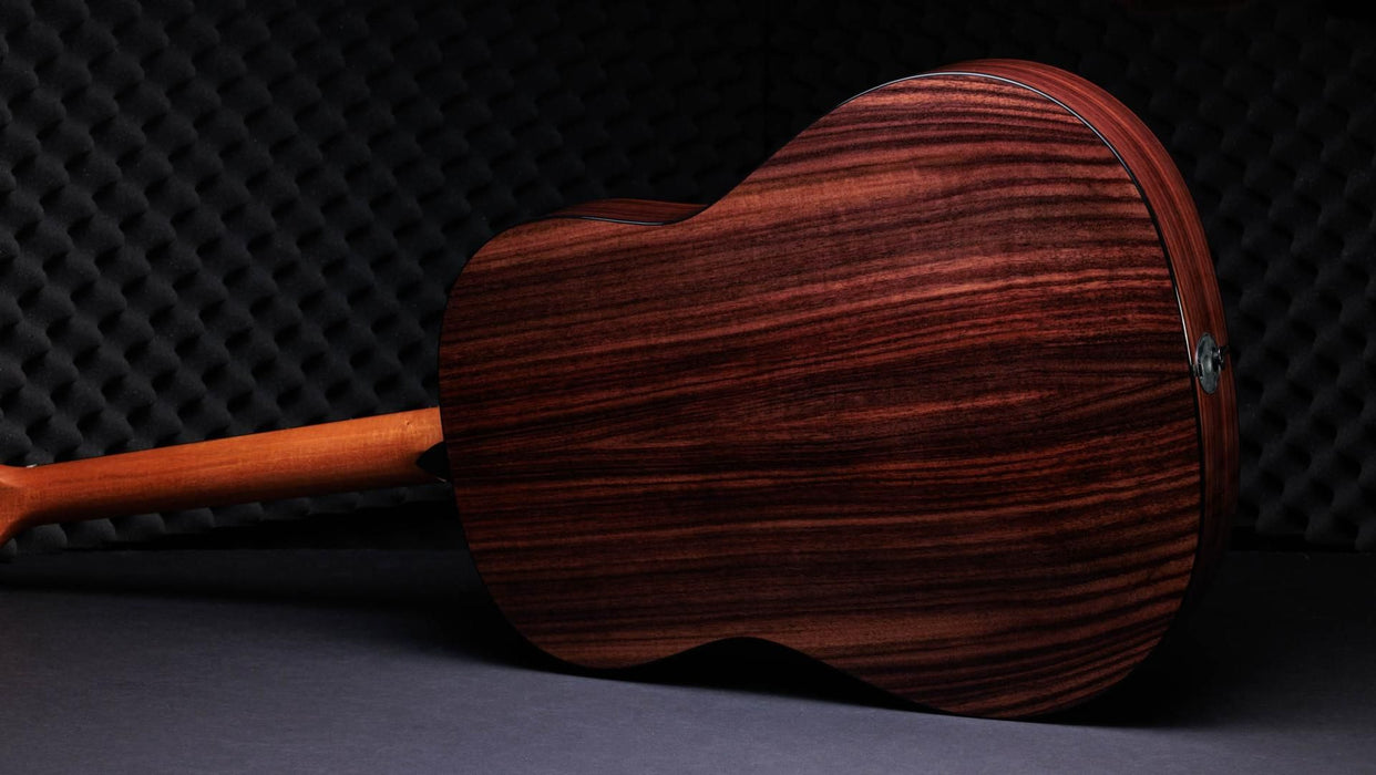 Guitarra electroacústica Taylor 217e-SB Plus edición limitada 50th Anniversary