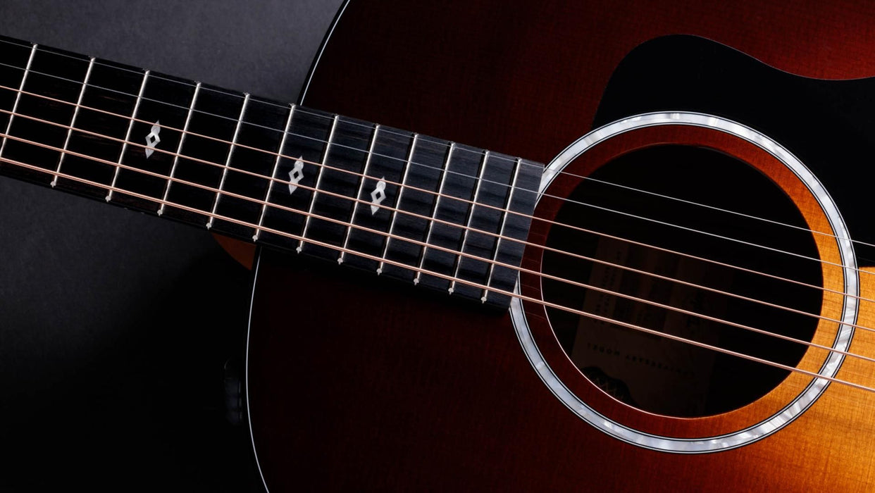 Guitarra electroacústica Taylor 217e-SB Plus edición limitada 50th Anniversary