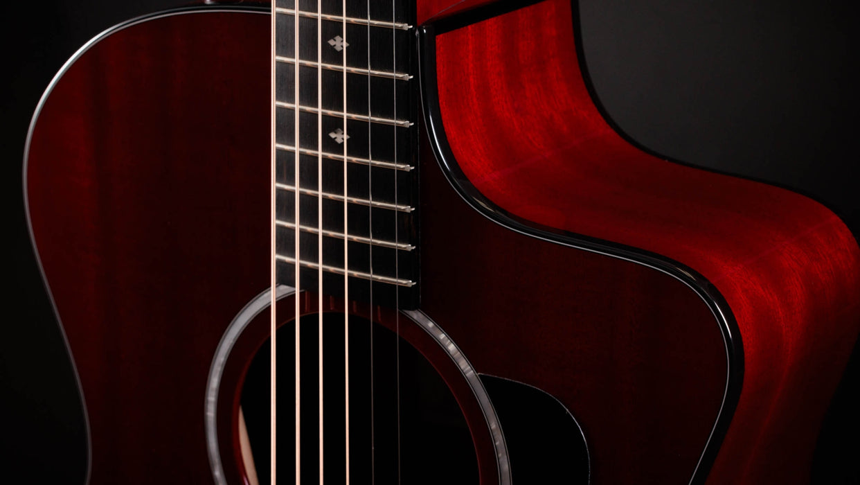 Taylor 224ce Plus Special Edition - Transparent Red