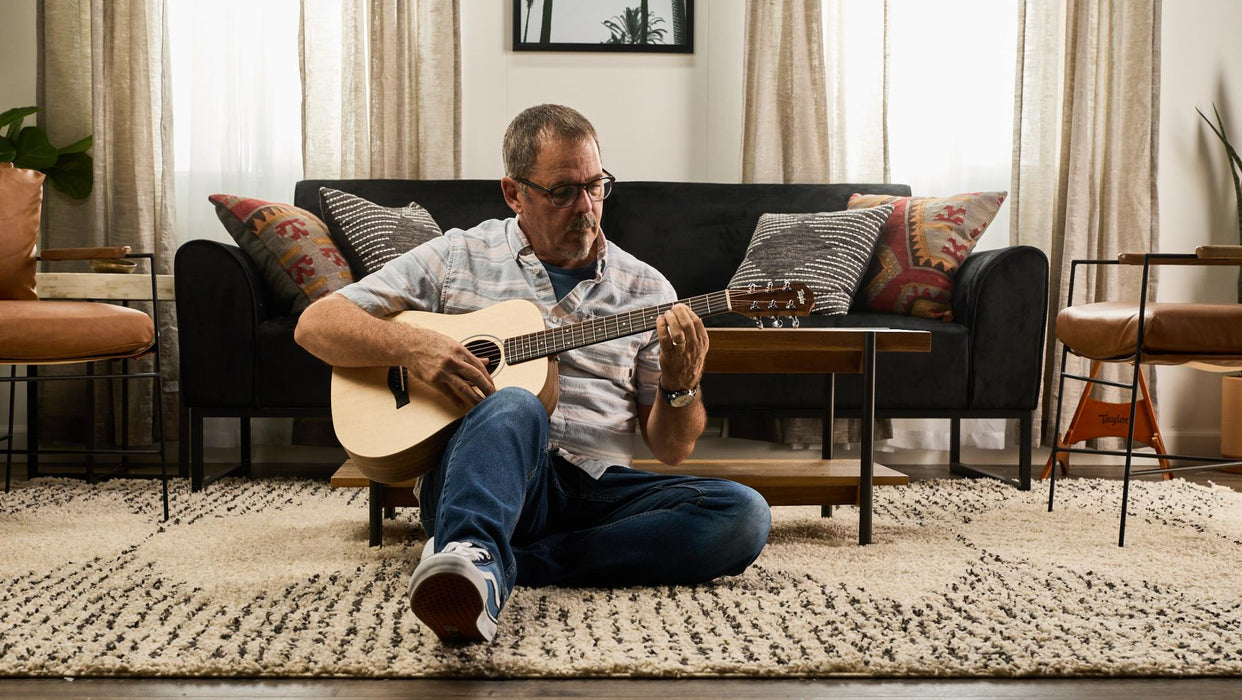 TAYLOR Baby Taylor Electro-Acoustic (Spruce)